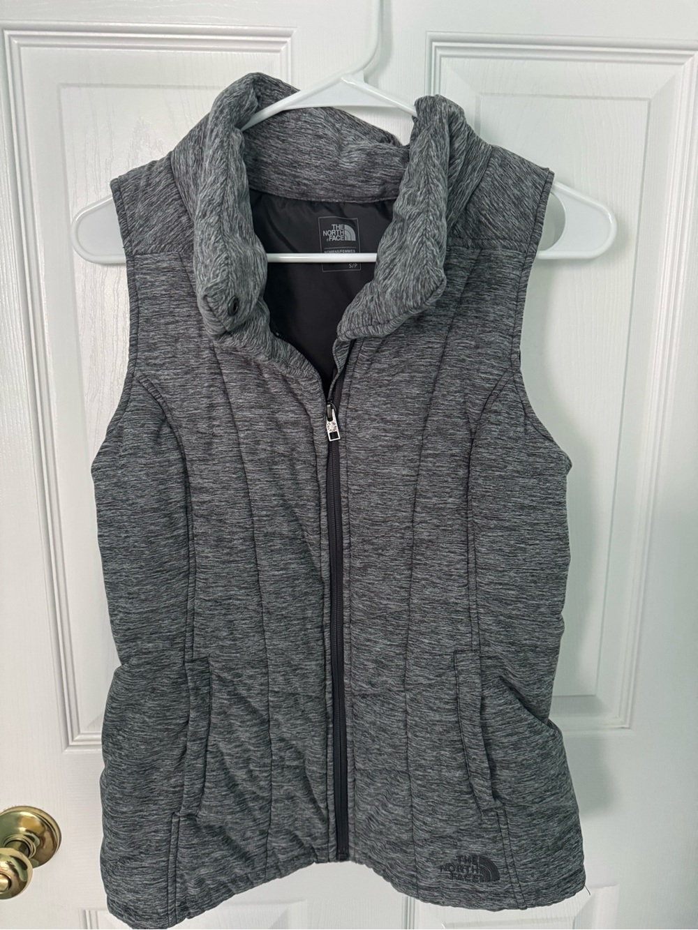 The North Face Women's Gray Quilted Puffer Vest S/P